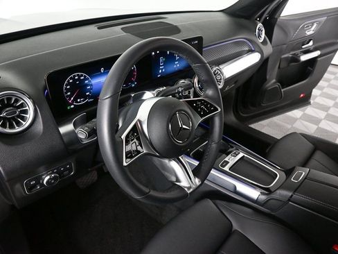 Certified 2025 Mercedes-Benz GLB 250 image 6