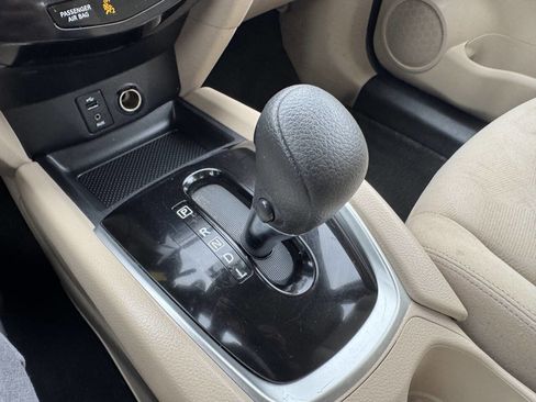 Used 2016 Nissan Rogue S image 47