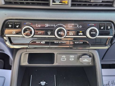 Used 2025 Honda Pilot Elite image 30