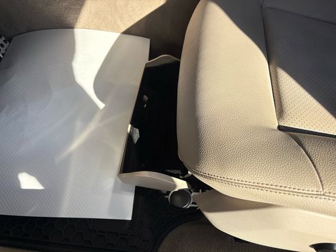 Used 2016 Mercedes-Benz E 350 E350 Sport 4MATIC Sedan image 15