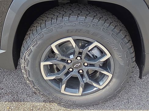 New 2026 Chevrolet Equinox ACTIV w/ Safety and Technology Package FWD image 7