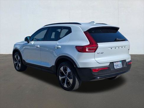 Used 2026 Volvo XC40 B5 Plus w/ Protection Package Premier AWD/4WD image 3
