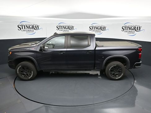 Used 2022 Chevrolet Silverado 1500 ZR2 w/ Technology Package image 12