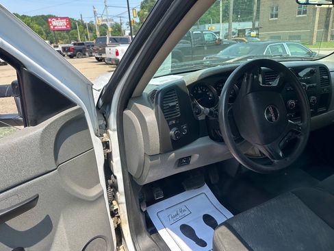 Used 2013 GMC Sierra 3500 W/T RWD image 8