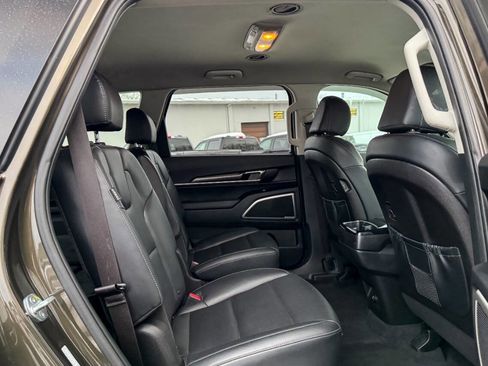 Used 2023 Kia Telluride S image 15