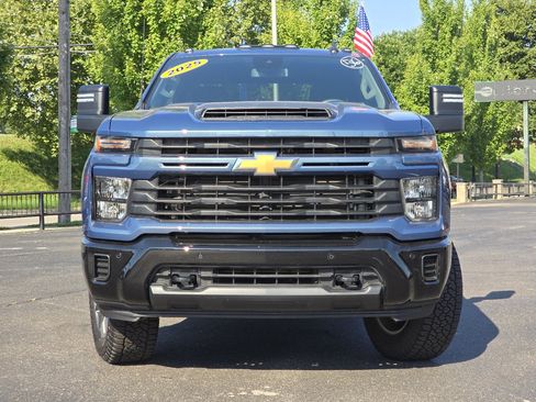 Used 2025 Chevrolet Silverado 2500 Custom w/ Custom Value Package AWD/4WD image 19