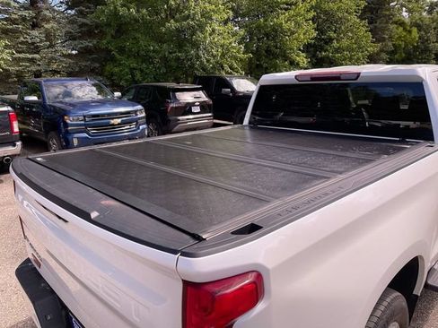 Used 2022 Chevrolet Silverado 1500 RST AWD/4WD image 35