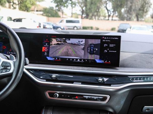 Used 2024 BMW X5 xDrive50e image 13