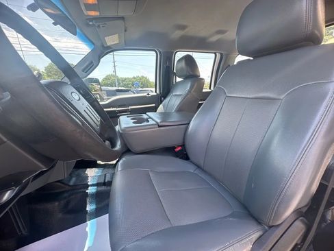 Used 2016 Ford F550 2WD Crew Cab Super Duty image 16