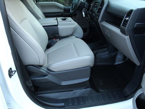 Used 2022 Ford F250 XL w/ Power Equipment Group image 22