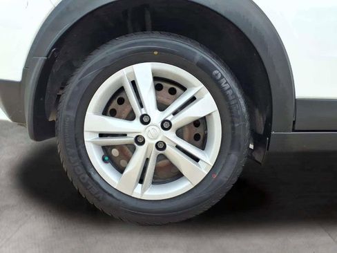Used 2023 Nissan Kicks S FWD image 19