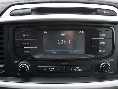 Used 2017 Kia Sorento LX image 43