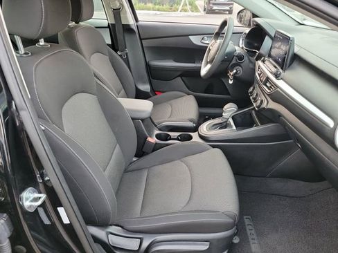 Used 2024 Kia Forte LXS w/ LXS Technology Package image 18