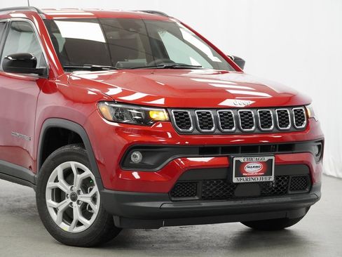 Certified 2025 Jeep Compass Latitude w/ Convenience Group image 3