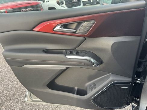 Certified 2024 Chevrolet Traverse RS w/ LPO, Floor Liner Package image 24