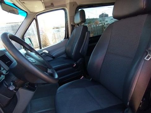 Used 2017 Mercedes-Benz Sprinter 2500 image 22