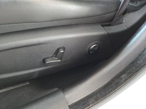 Used 2021 Chrysler 300 Touring L image 35