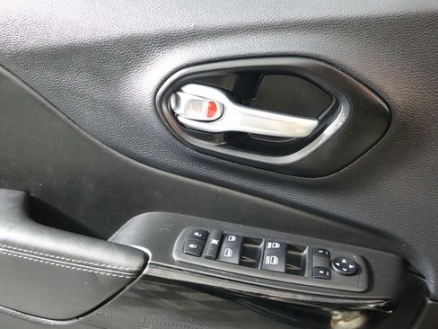 Used 2023 Jeep Cherokee Altitude Lux image 33