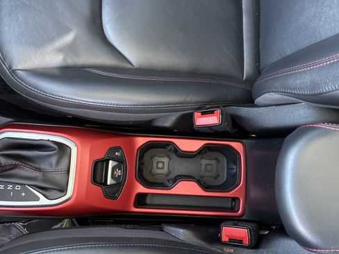 Used 2018 Jeep Renegade Trailhawk image 23