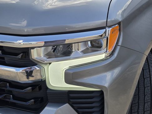 Used 2024 Chevrolet Silverado 1500 LT RWD image 11