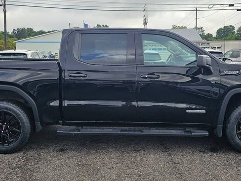 Used 2022 GMC Sierra 1500 Elevation w/ LPO, Elevation Black Package AWD/4WD image 9