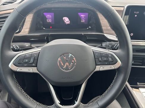 Certified 2025 Volkswagen Atlas SEL AWD/4WD image 17
