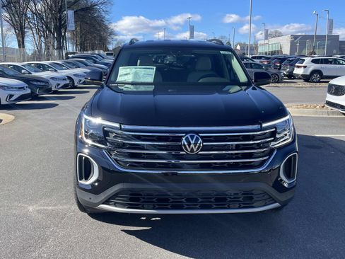 New 2026 Volkswagen Atlas SE FWD image 2