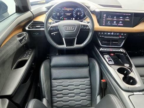 Used 2023 Audi e-tron GT Premium Plus AWD/4WD image 51