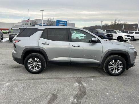 Used 2025 Chevrolet Equinox LT image 8