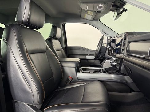 Used 2025 Ford F250 Lariat w/ Chrome Package image 32