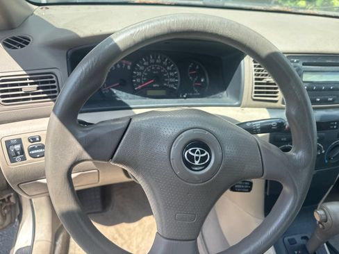 Used 2005 Toyota Corolla FWD image 10