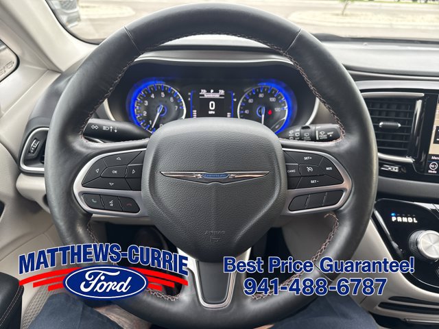 Used 2020 Chrysler Pacifica Touring-L FWD image 18