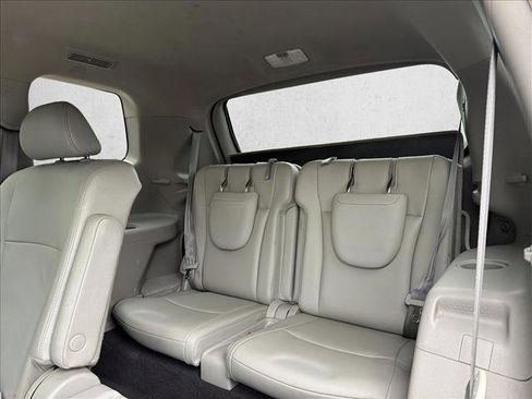 Used 2011 Toyota Highlander SE image 26