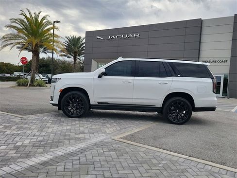 Used 2024 Cadillac Escalade Sport Platinum w/ LPO, ONYX Package image 2