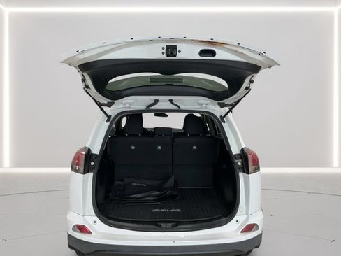 Used 2016 Toyota RAV4 LE AWD/4WD image 20
