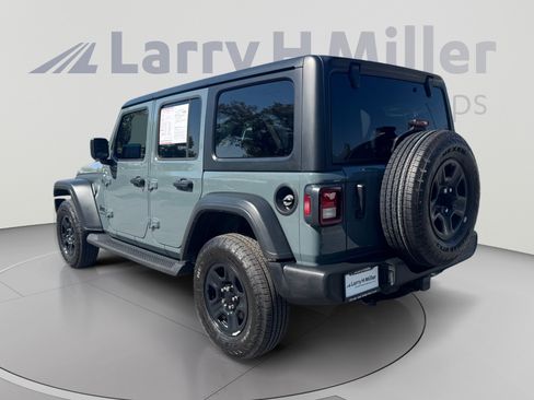 Used 2025 Jeep Wrangler Unlimited Sport AWD/4WD image 3