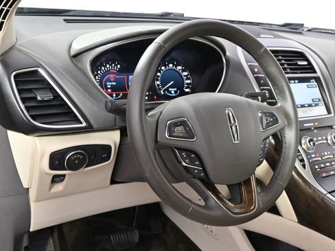 Used 2016 Lincoln MKX Select w/ Select Plus Package image 11