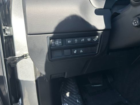 Used 2024 Toyota Tundra Platinum AWD/4WD image 19