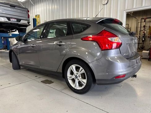 Used 2014 Ford Focus SE w/ SE Winter Package FWD image 8
