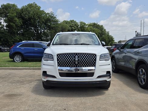 Used 2024 Lincoln Navigator L Black Label AWD/4WD image 2