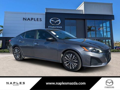 Used 2024 Nissan Altima 2.5 SV image 1