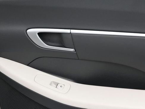 Used 2025 Hyundai Sonata SEL FWD image 31