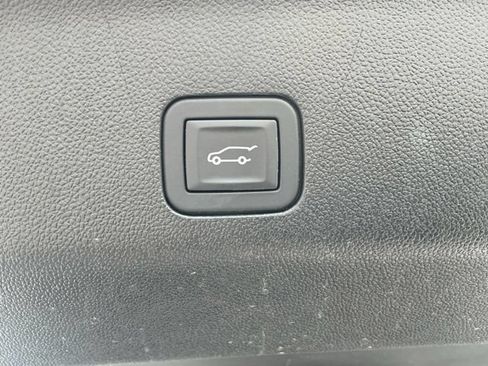 Used 2025 Chevrolet Suburban RST w/ Comfort Package AWD/4WD image 16