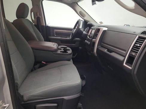 Used 2016 RAM 1500 Classic SLT RWD image 21