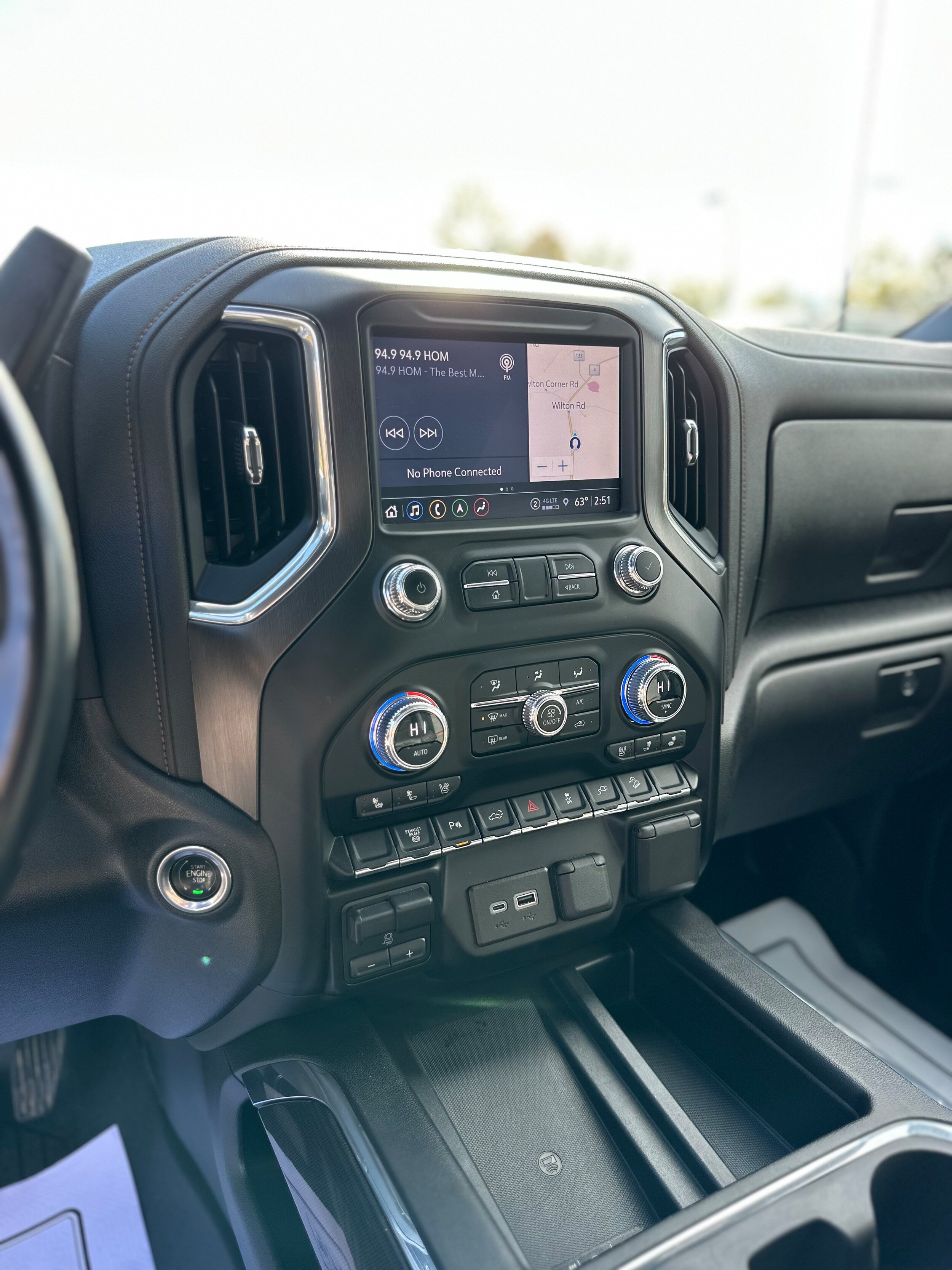 Used 2023 GMC Sierra 2500 AT4 w/ AT4 Preferred Package AWD/4WD image 23
