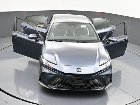 Used 2026 Toyota Camry SE image 39