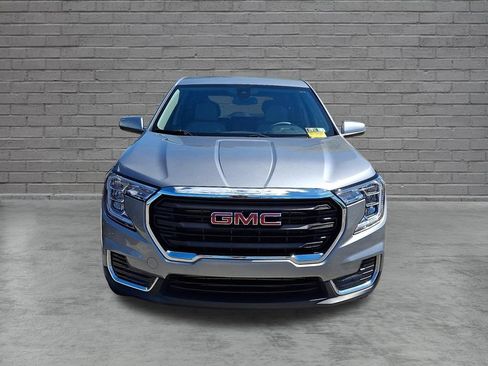 Used 2023 GMC Terrain SLE AWD/4WD image 2