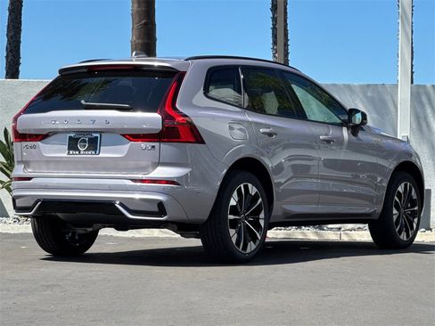 New 2026 Volvo XC60 B5 Ultra image 5