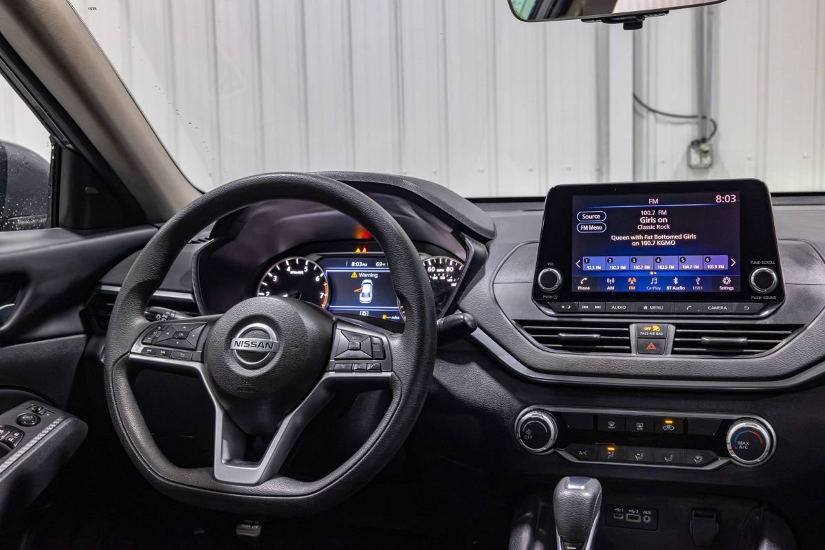Used 2022 Nissan Altima 2.5 SV FWD image 13