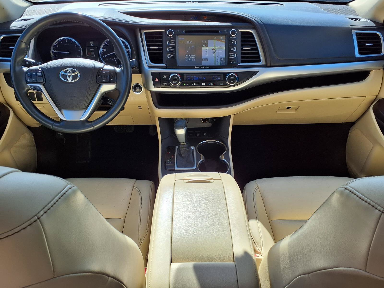 Used 2016 Toyota Highlander XLE AWD/4WD image 13